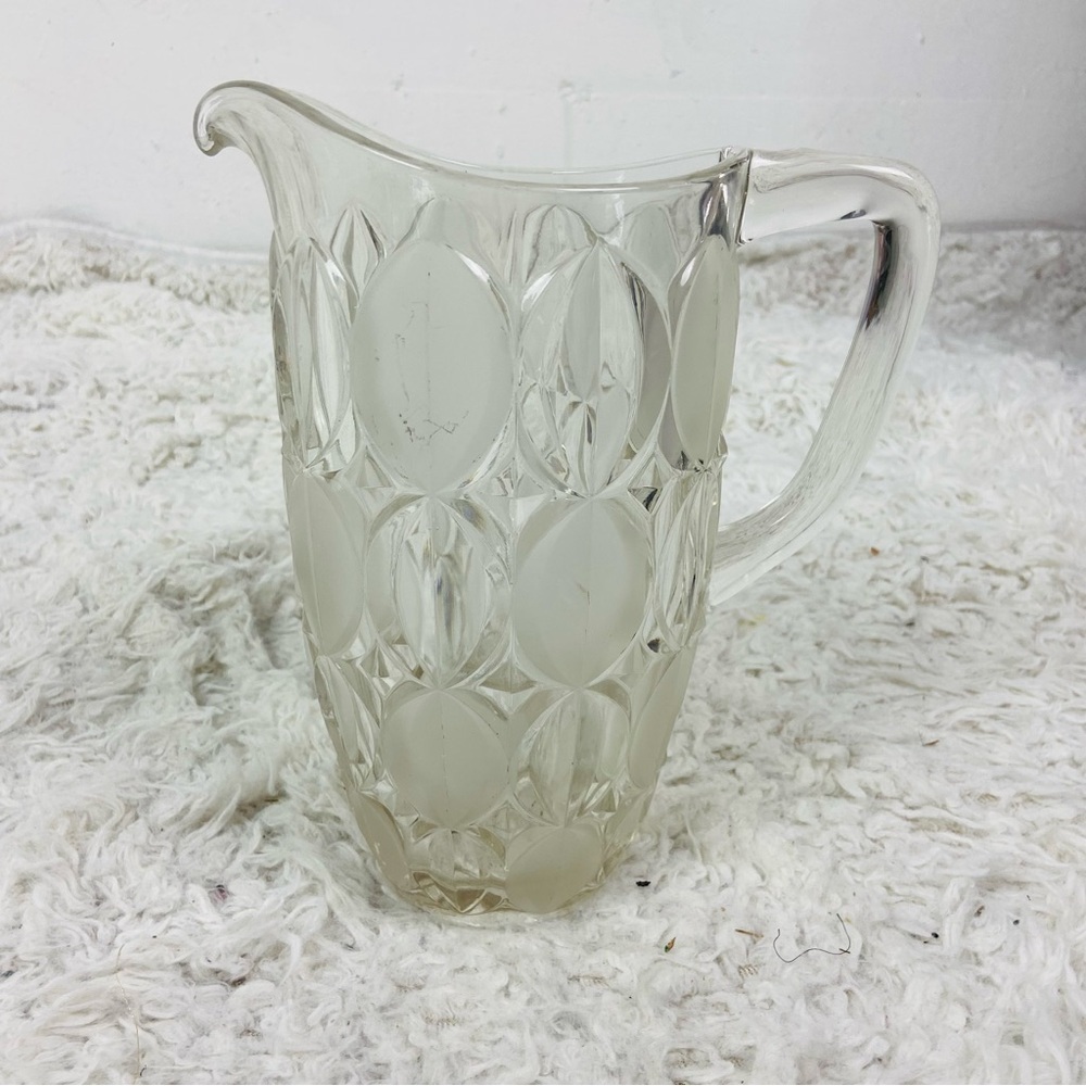 Unbranded Elegant Clear and Frosted Glass Pitcher - Picture 6 of 8